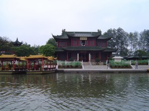 20040825389