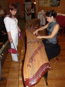 20040825579